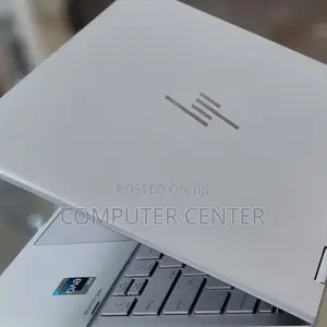 New Laptop HP Envy X360 8GB Intel Core I7 SSD 512GB
