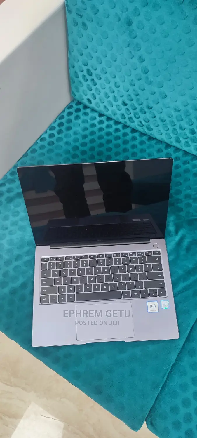 New Laptop Huawei MateBook 13 WRT-W19E 8GB Intel Core I5 SSD 512GB