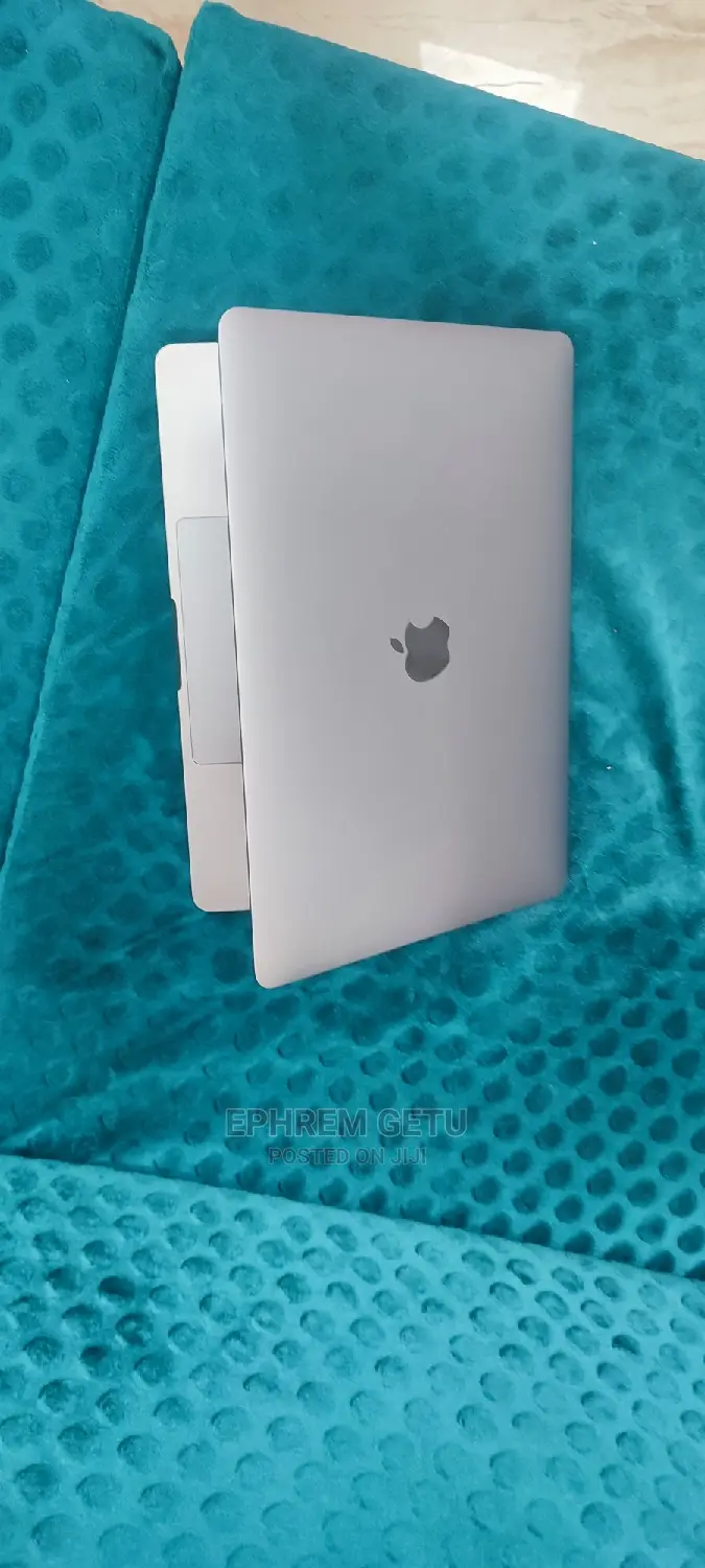 New Laptop Apple MacBook Pro M1 8GB Apple M1 Pro SSD 256GB