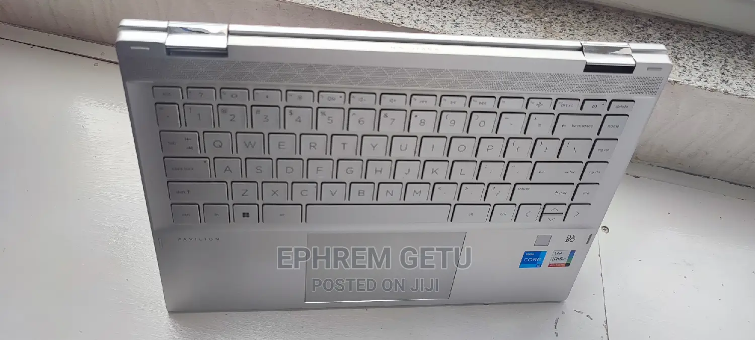 New Laptop HP Pavilion 13 X360 8GB Intel Core I5 SSD 512GB