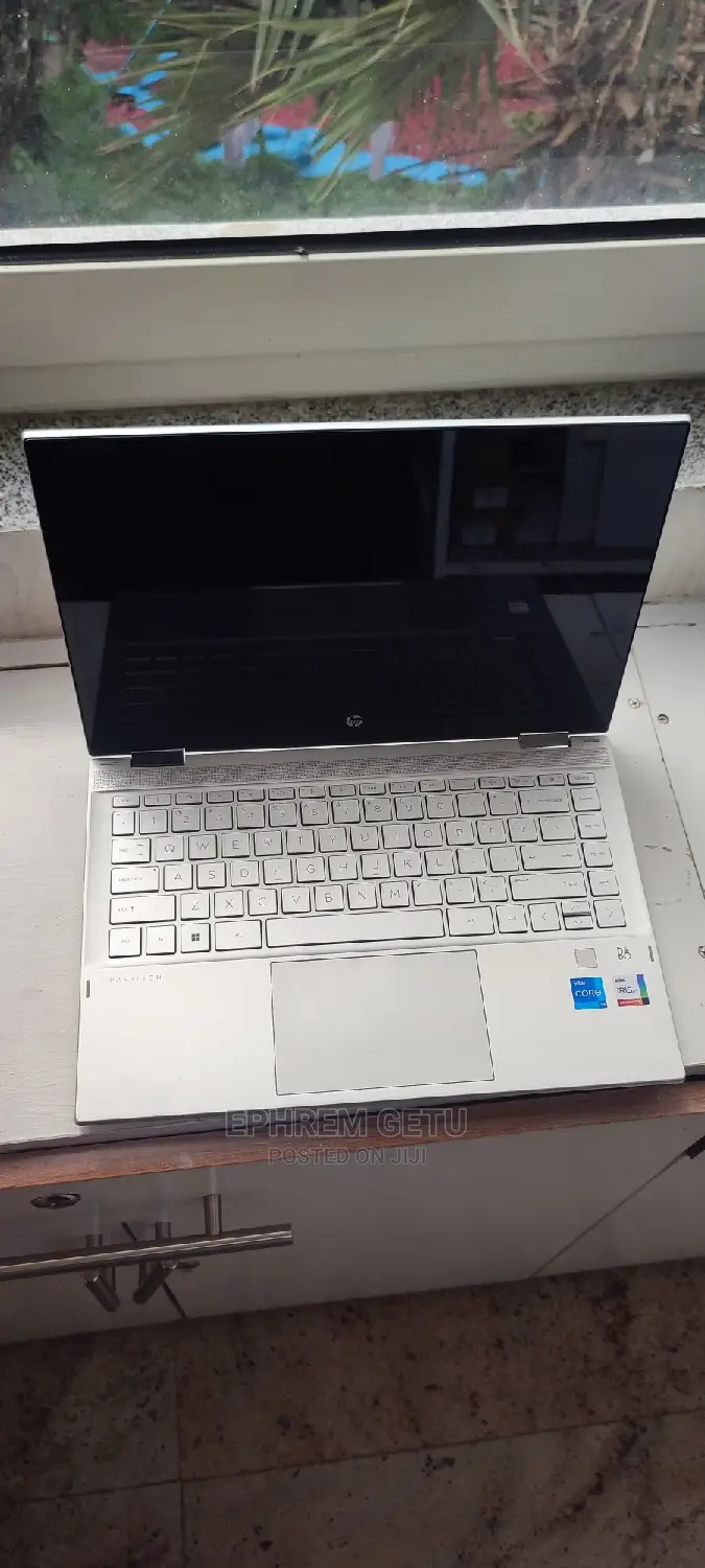 New Laptop HP Pavilion 13 X360 8GB Intel Core I5 SSD 512GB