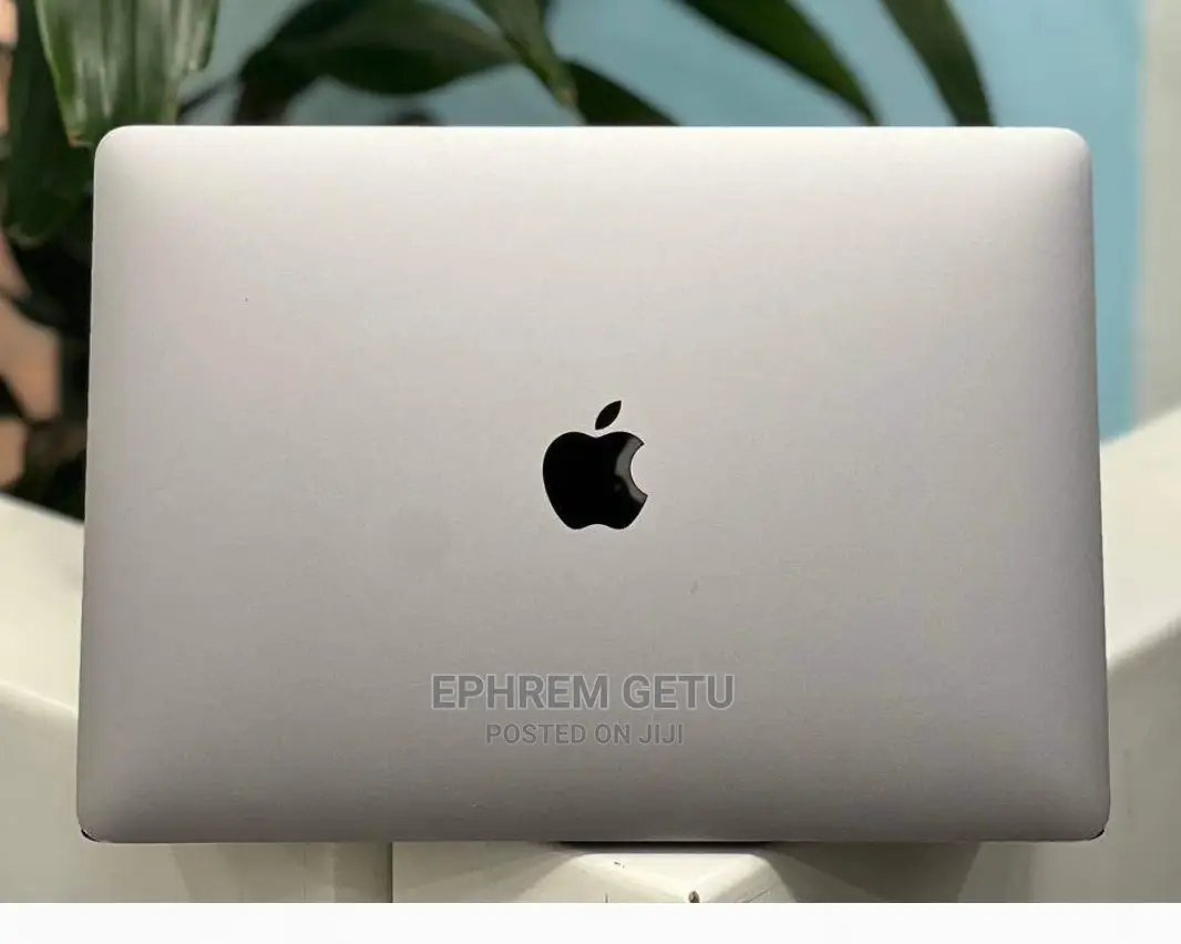 New Laptop Apple MacBook Pro 2017 8GB Intel Core I5 SSD 256GB