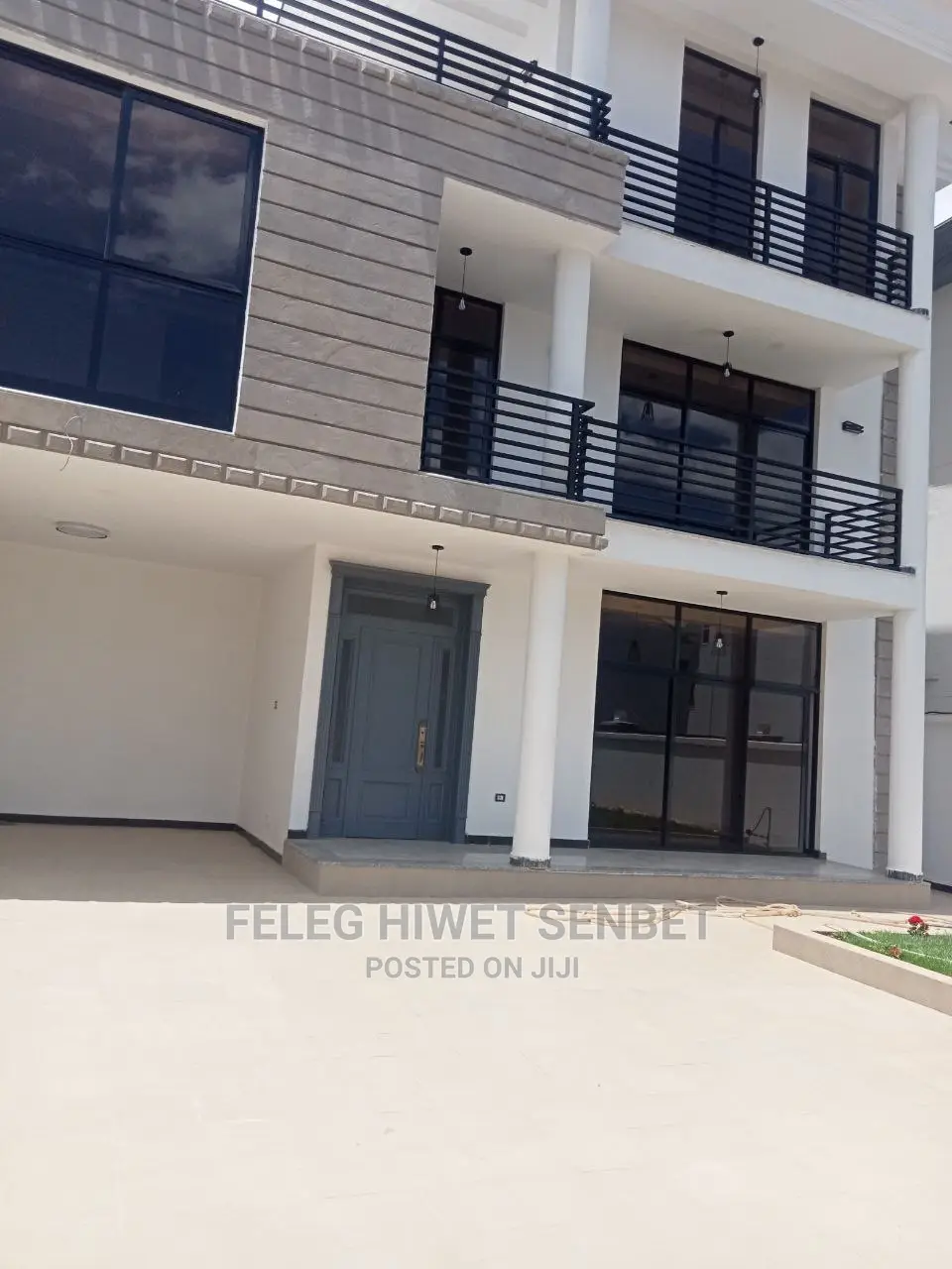 6bdrm House in አአ, Bole for Sale