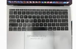 New Laptop Apple MacBook Pro 2017 8GB Intel Core I5 SSD 256GB