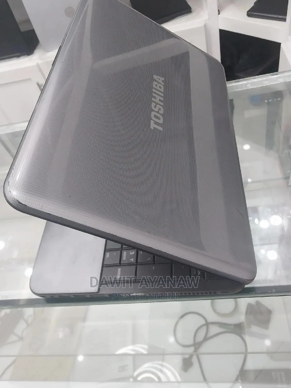 New Laptop Toshiba C40 4GB AMD HDD 500GB