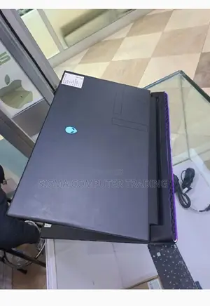 New Laptop Alienware M17x R2 32GB Intel Core I7 SSD 1T