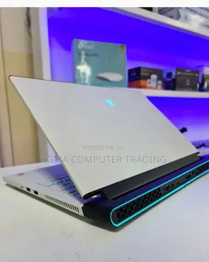 New Laptop Alienware M17x R2 32GB Intel Core I7 SSD 2T