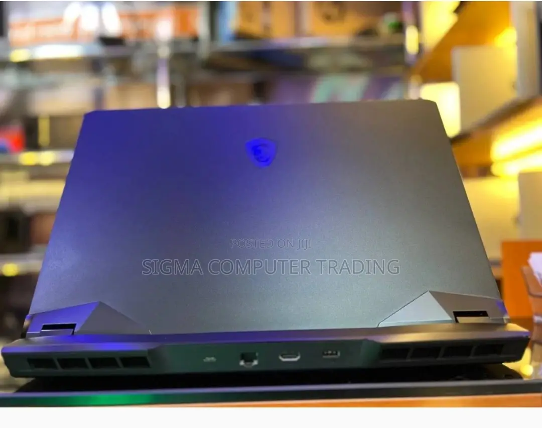 New Laptop MSI GP75 Leopard 16GB Intel Core I7 SSD 1T