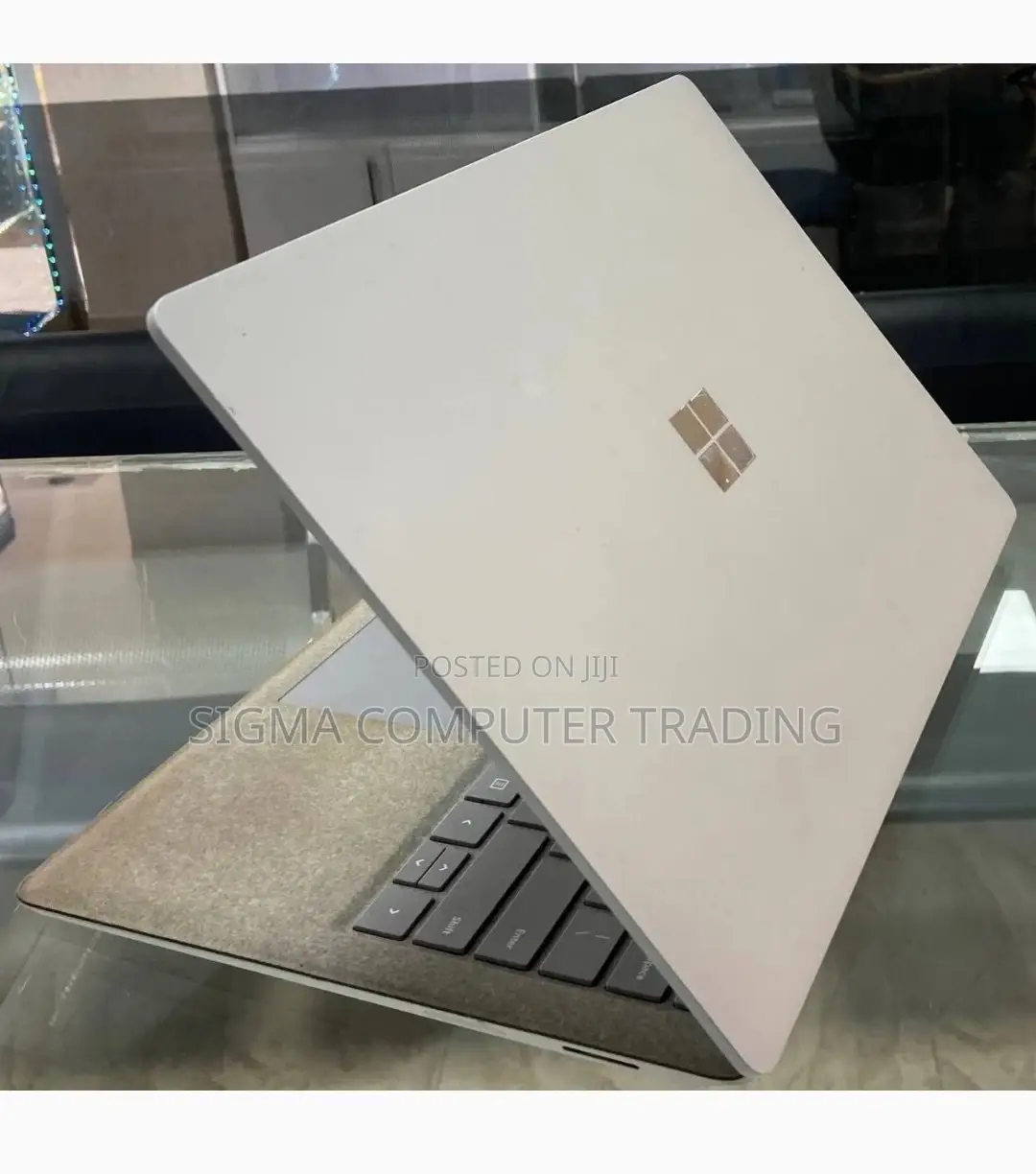 New Laptop Microsoft Surface Book 8GB Intel Core I5 SSD 128GB
