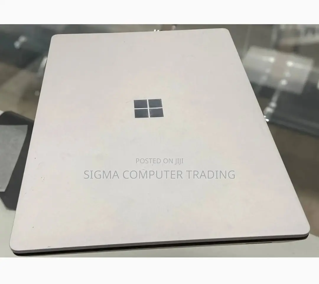 New Laptop Microsoft Surface Book 8GB Intel Core I5 SSD 128GB