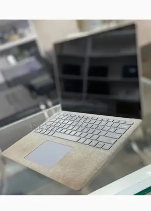 New Laptop Microsoft Surface Book 8GB Intel Core I5 SSD 128GB