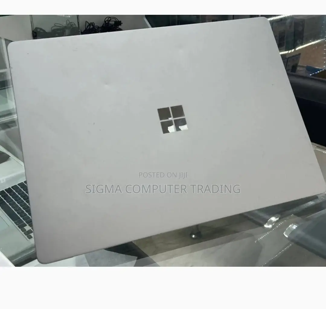 New Laptop Microsoft Surface Book 8GB Intel Core I5 SSD 128GB