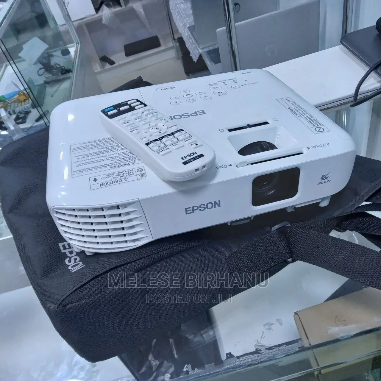 New Epson EB-S05 Projector