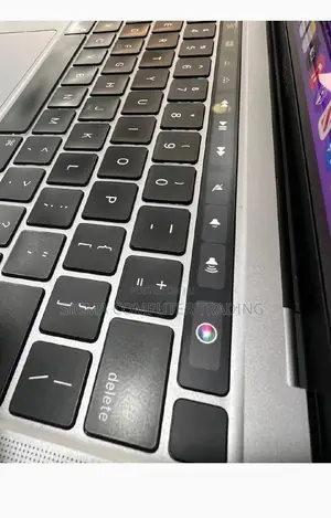 Photo - New Laptop Apple MacBook Pro M1 16GB Apple M1 Pro SSD 256GB