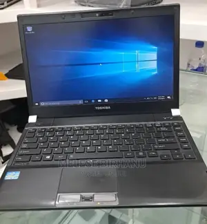 Photo - Laptop Toshiba 4GB HDD 500GB
