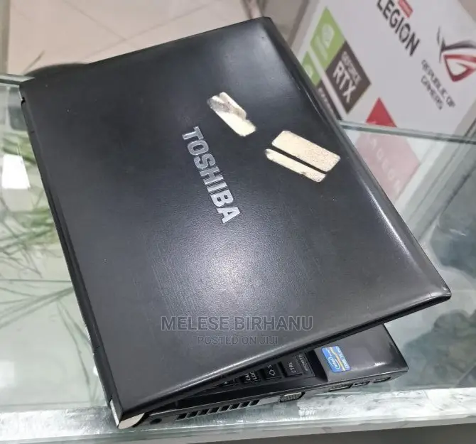 Laptop Toshiba 4GB HDD 500GB