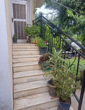 10bdrm House in Ayat, Bole for Sale