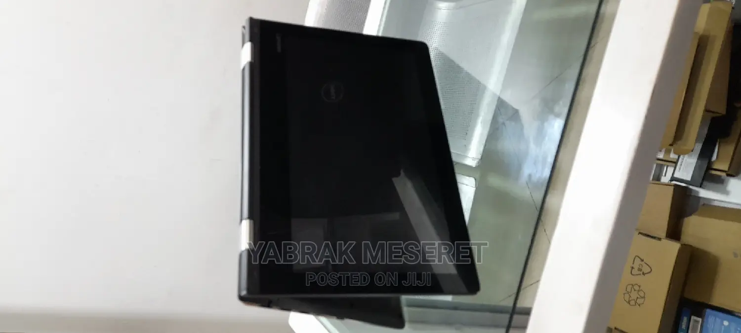 Laptop Lenovo ThinkPad X380 Yoga 2GB Intel Xeon SSD 72GB