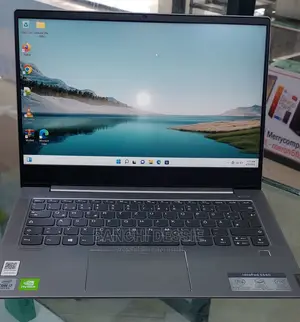 New Laptop Lenovo Ideapad 3 12GB Intel Core I7 SSD 1T