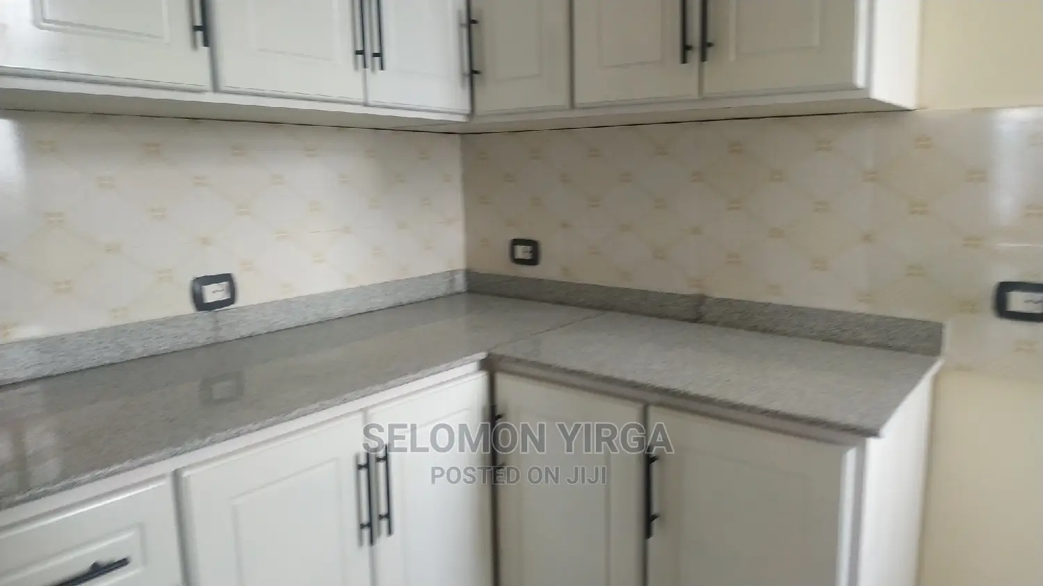 3bdrm Apartment in አድስ አበባ, Bole for Rent