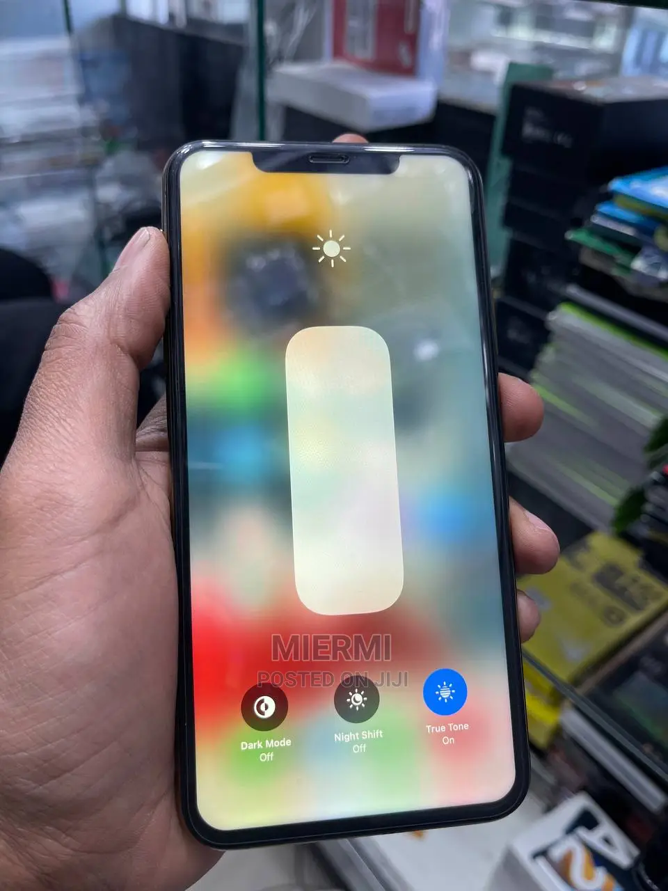 New Apple iPhone 11 Pro Max 64 GB Gold