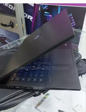 New Laptop HP Omen 17t 16GB Intel Core I7 SSD 1T