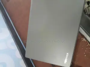 New Laptop Toshiba Satellite C55 8GB Intel Core I5 SSD 256GB