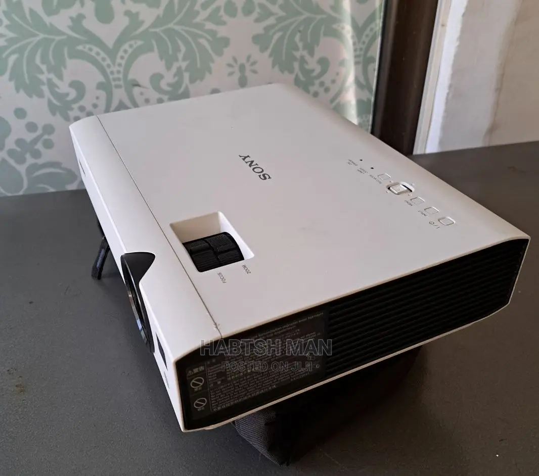 High Guality Sony Projrector
