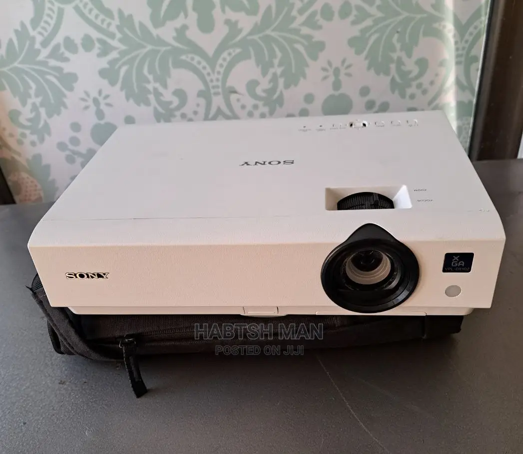 High Guality Sony Projrector