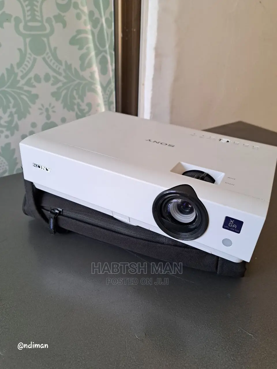 High Guality Sony Projrector