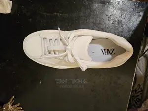 Photo - Zara. Sneakers. 41