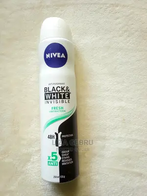 Photo - Nivea Black and White Invisible Deodrant