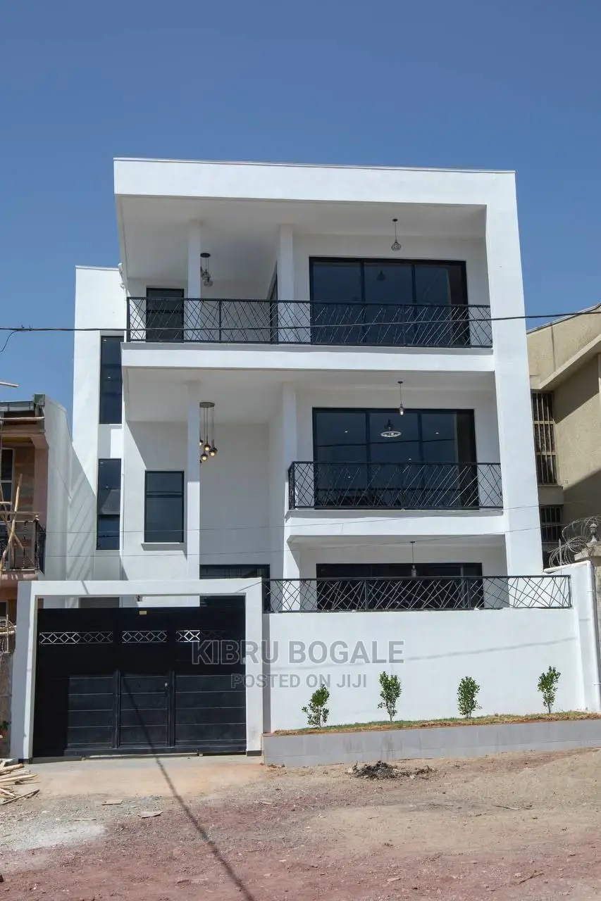 5bdrm House in Ayat, Bole for Sale