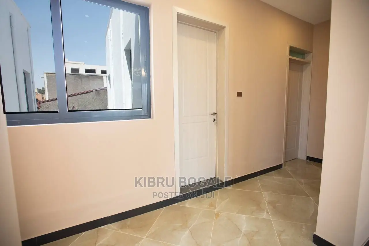 5bdrm House in Ayat, Bole for Sale