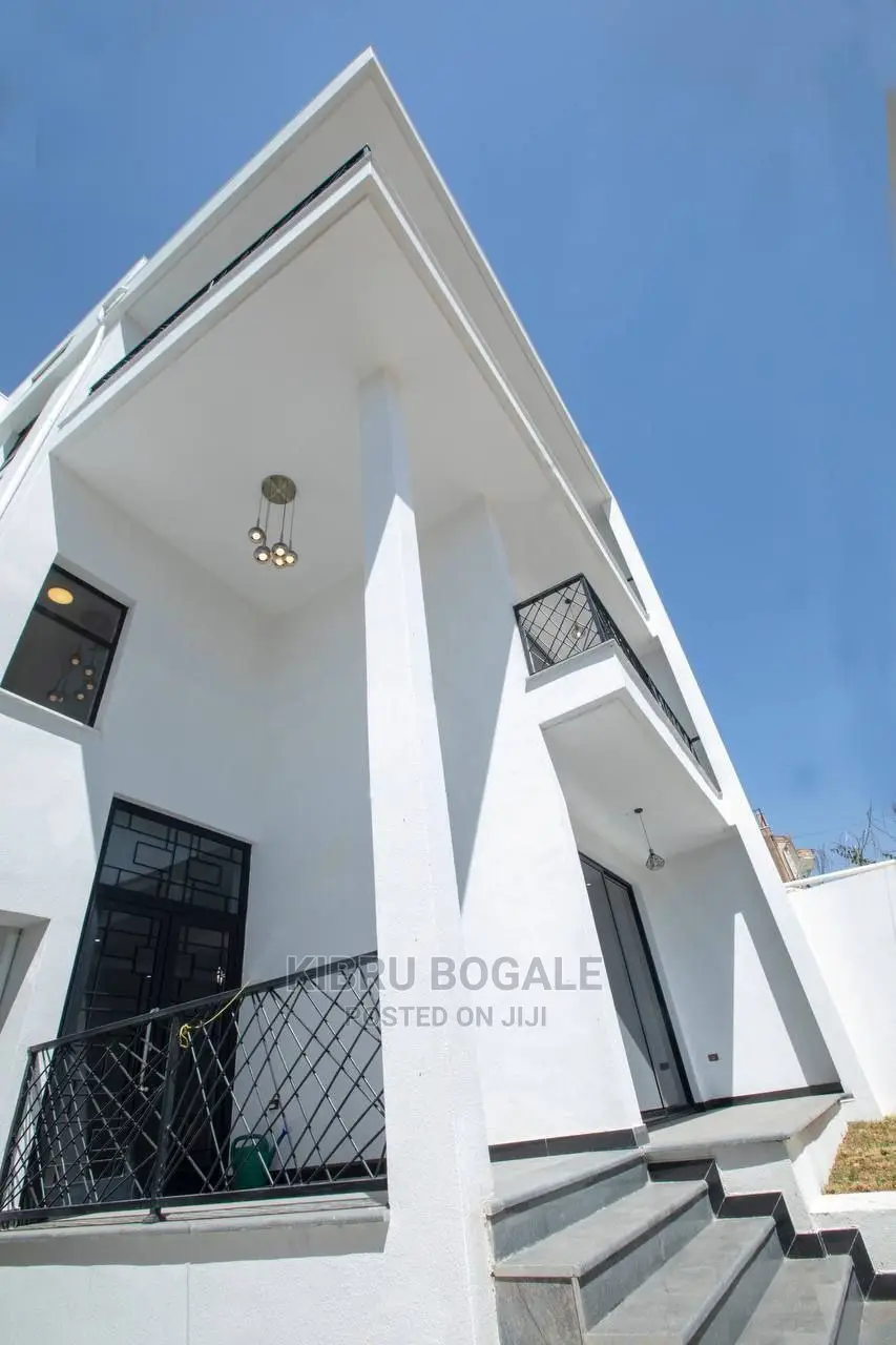 5bdrm House in Ayat, Bole for Sale