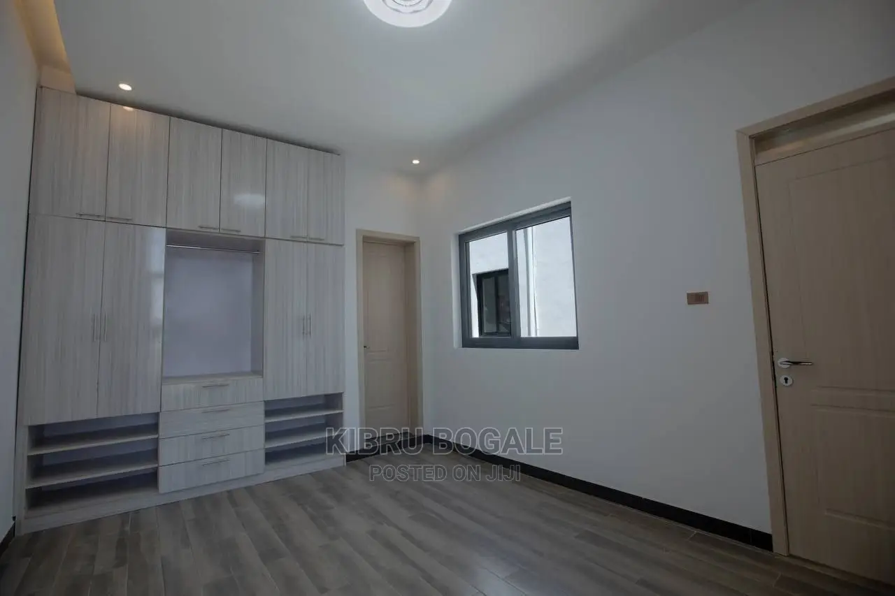 5bdrm House in Ayat, Bole for Sale