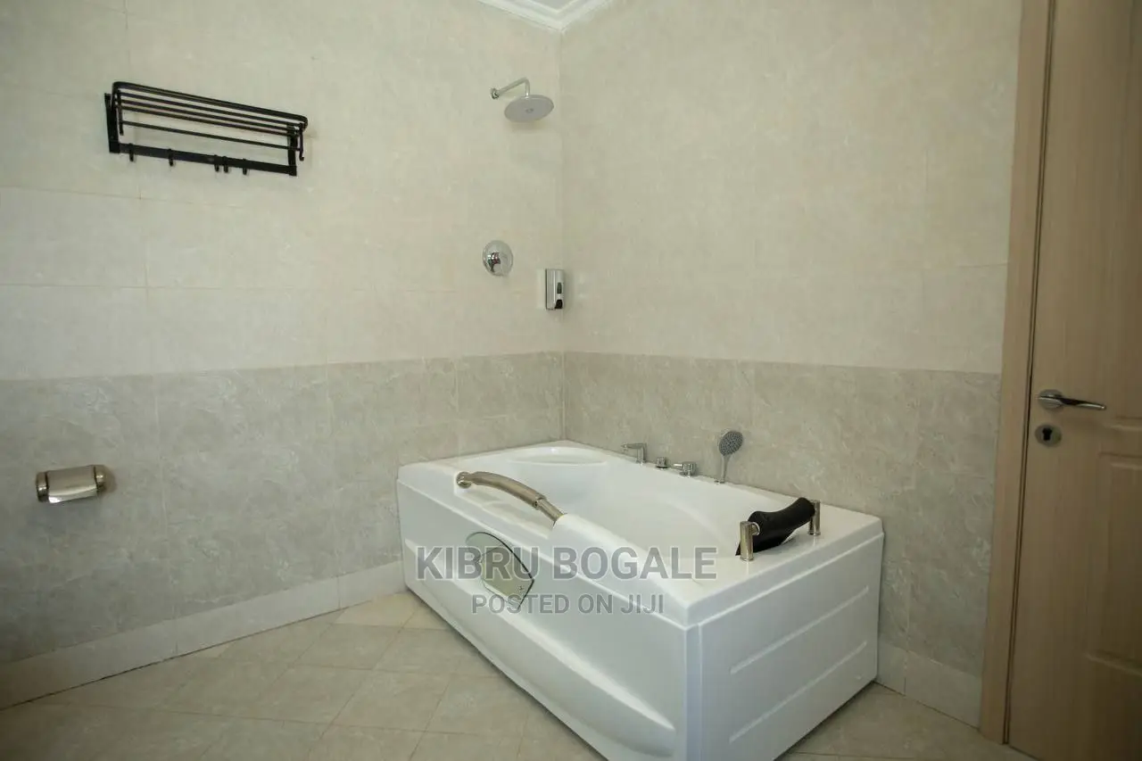 5bdrm House in Ayat, Bole for Sale