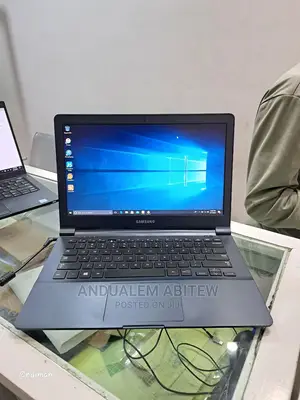 New Laptop Samsung NP900X1B 4GB Intel Core 2 Quad SSD 128GB