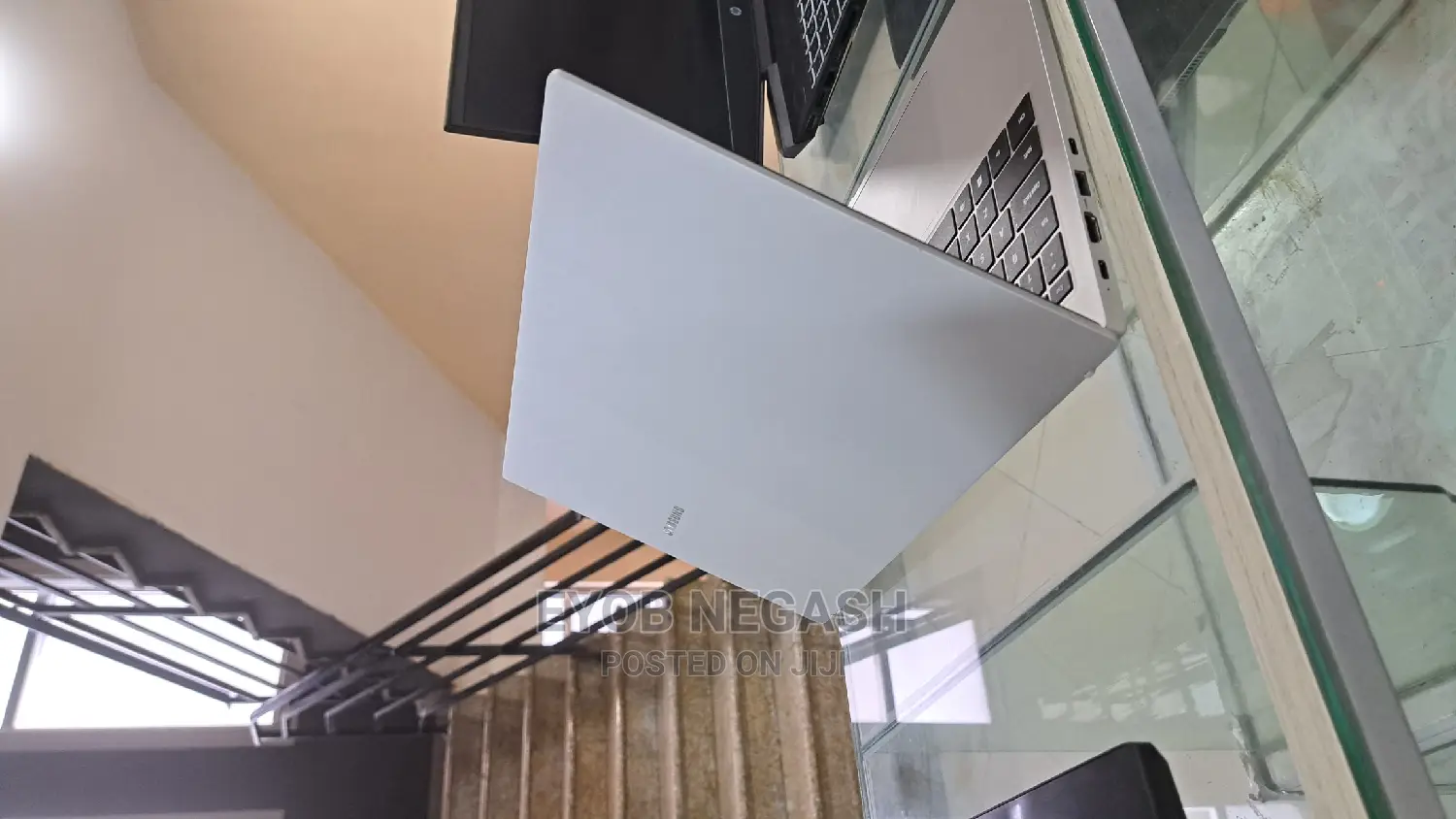 New Laptop Samsung 8GB Intel Core I5 SSD 512GB