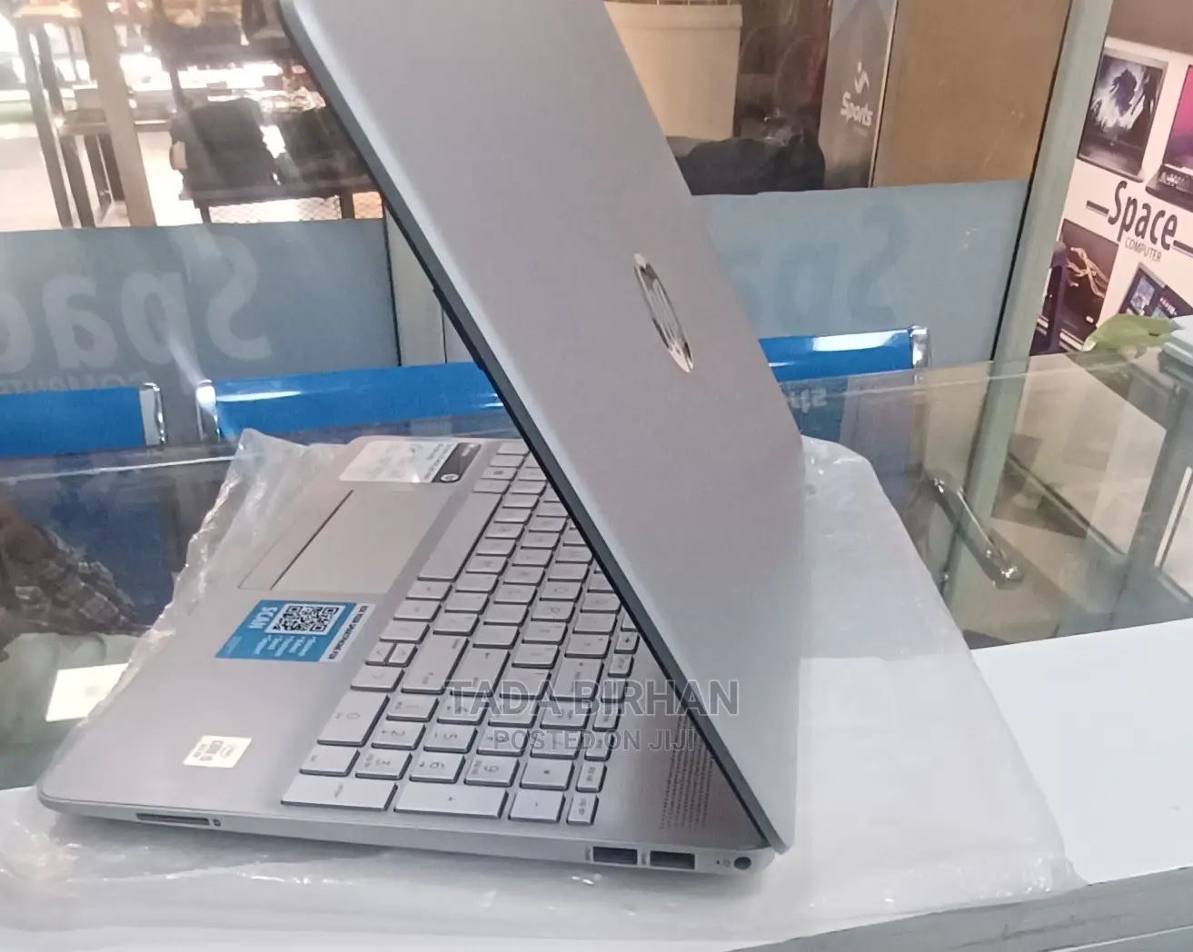 Laptop HP 14-Dq1088wm 8GB Intel Core I5 HDD 1T