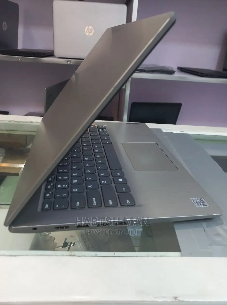 New Laptop Lenovo Ideapad 3 8GB Intel Core I5 HDD 1T