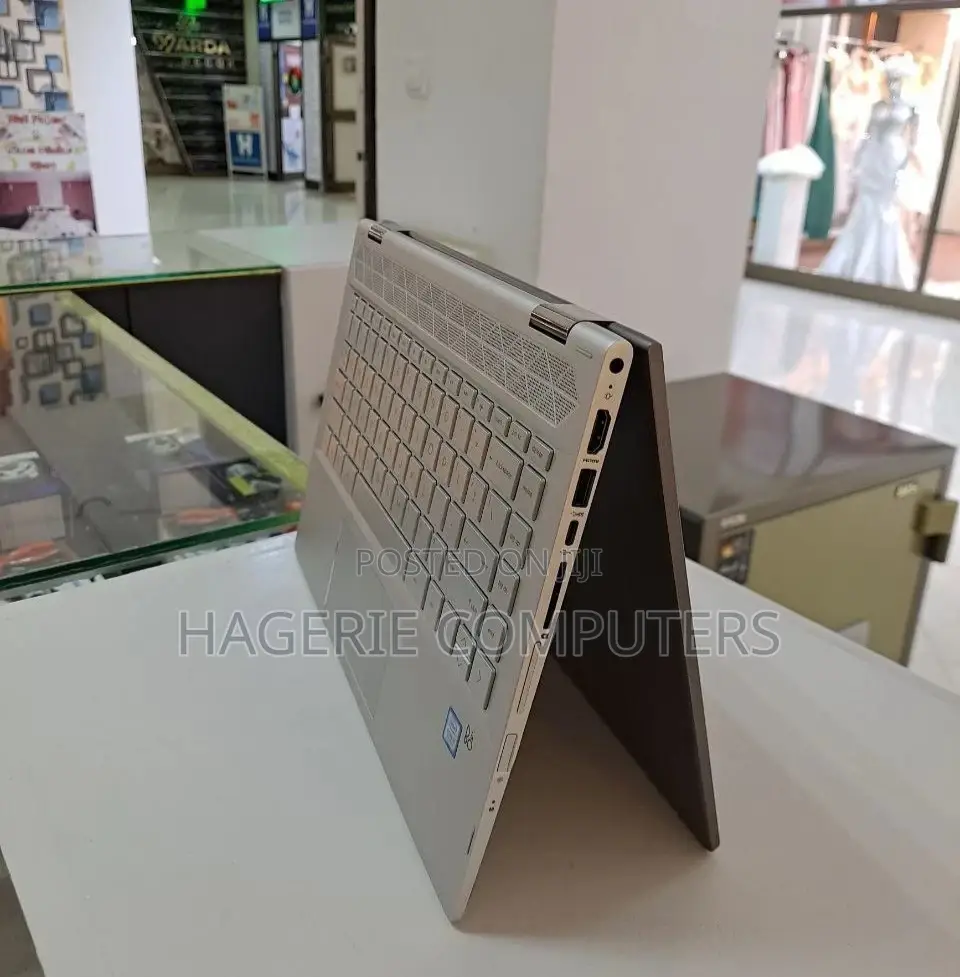 New Laptop HP Pavilion X360 8GB Intel Core I5 SSD 256GB