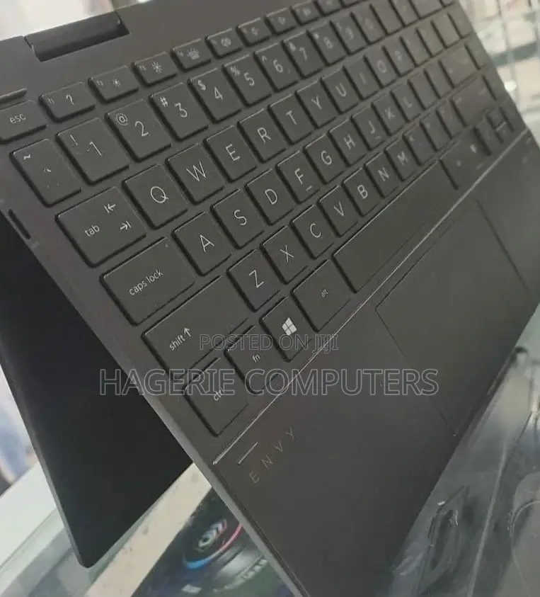 New Laptop HP Envy X360 8GB AMD Ryzen 5 SSD 512GB