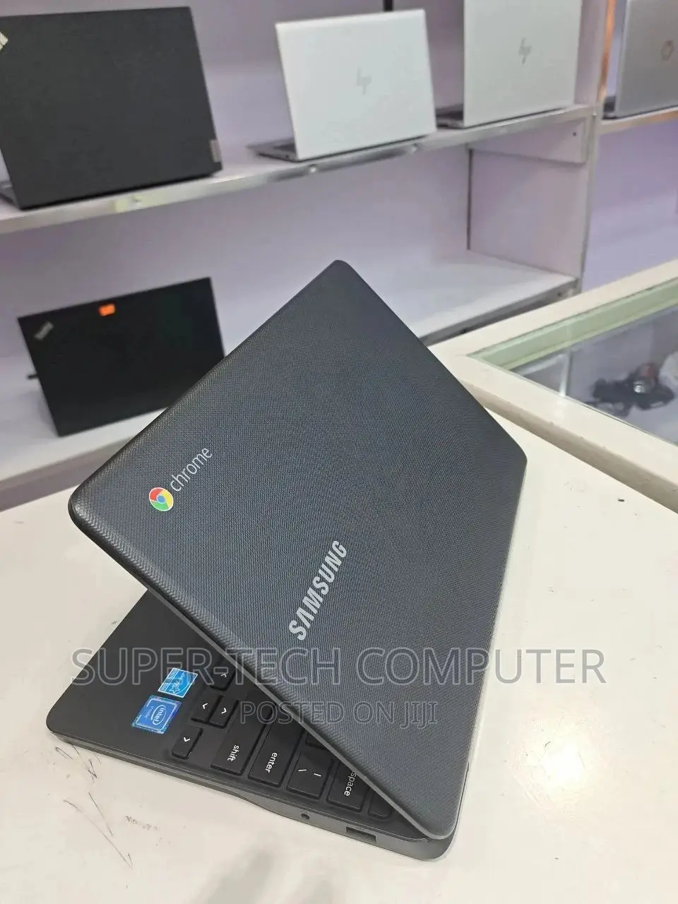 New Laptop Samsung Chromebook Pro 4GB Intel Atom SSD 16 GB