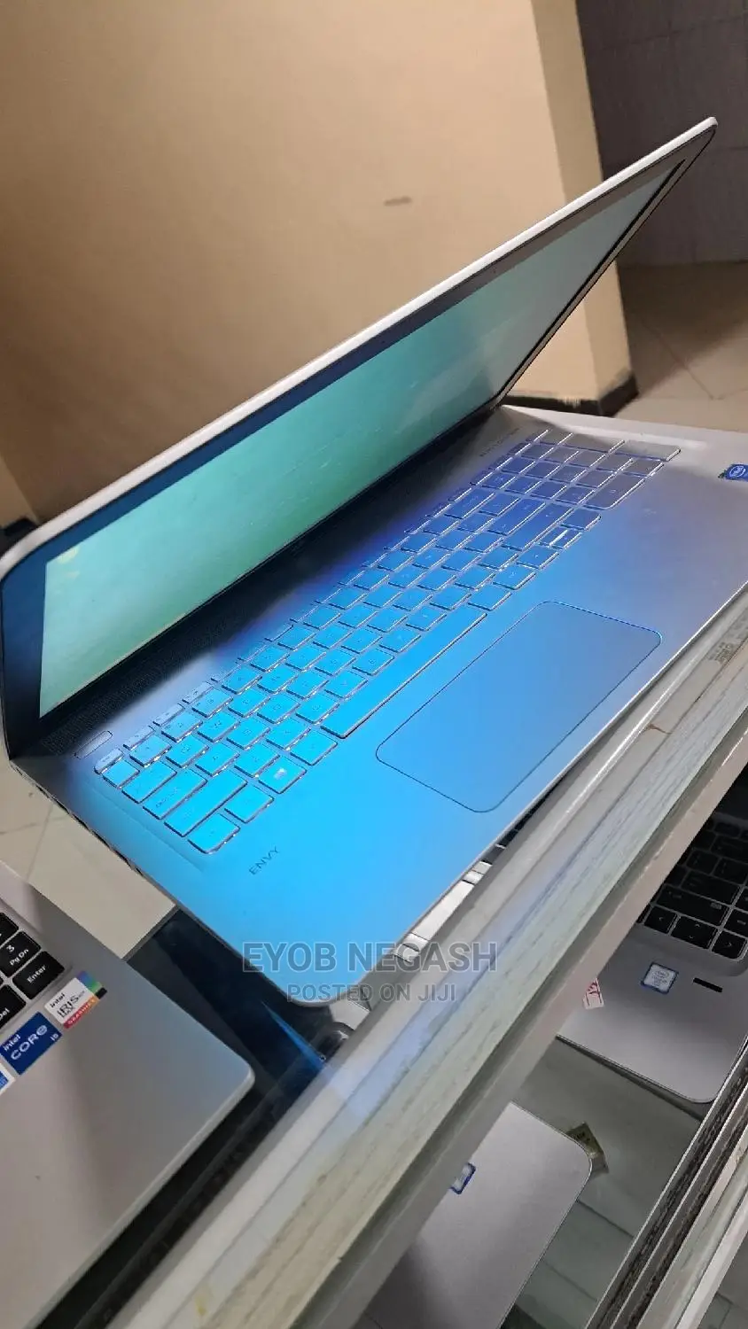 New Laptop HP Envy 15 8GB Intel Core I5 HDD 1T