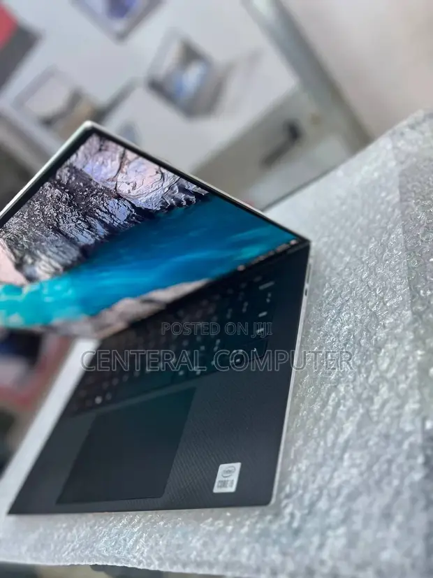 平均9.9mmの世界最薄！デルがプレミアムノートPC『Adamo XPS』発売へ