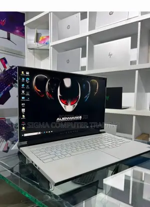 New Laptop Alienware M17x R2 32GB Intel Core I7 SSD 1.5T