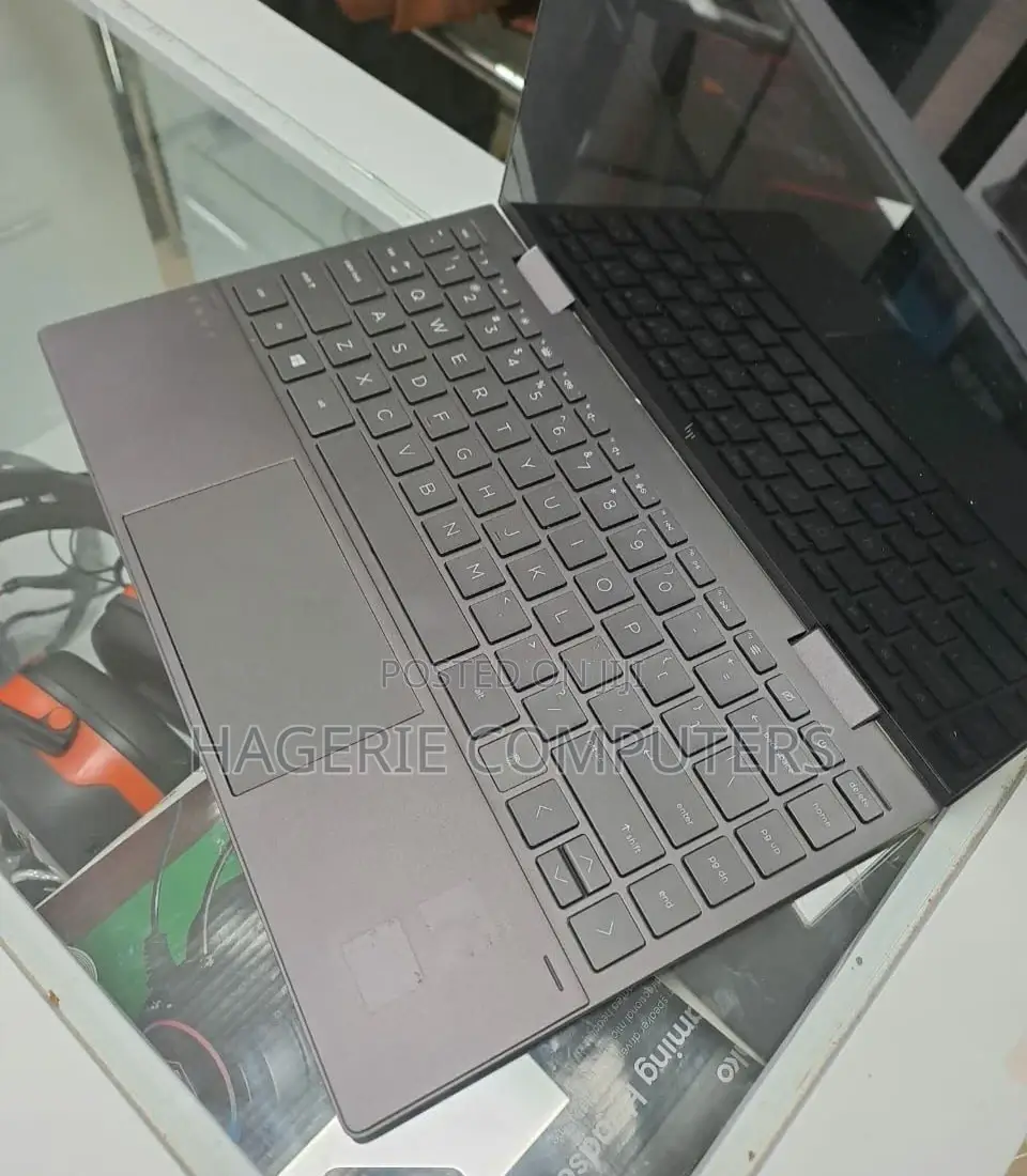 New Laptop HP Envy X360 8GB AMD Ryzen 3 SSD 512GB