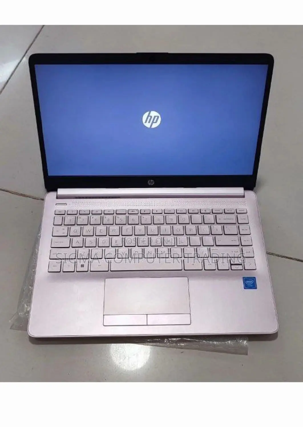 New Laptop HP Folio 13 4GB Intel Xeon SSD 60GB