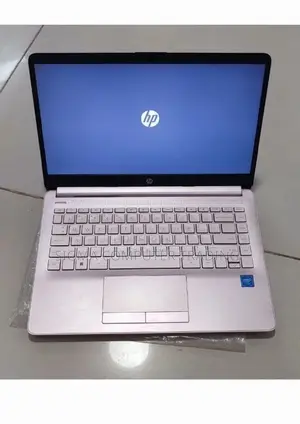 New Laptop HP Folio 13 4GB Intel Xeon SSD 60GB